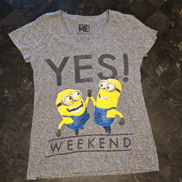 Despicable Me Minions WEEKEND Tshirt SIZE: LARGE - Picture 3 of 4